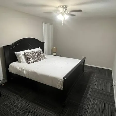 Cozy Retreat 1.8 Mi To Stadium